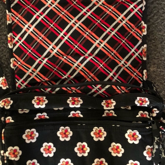 Beautiful Vera Bradley and Belle Taylor purses… just in time for everything! - Picture 6 of 12